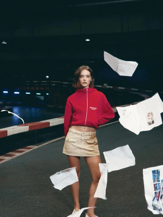 Obrázek produktu Stradivarius Mikina Na Zip S Kapucí Červená