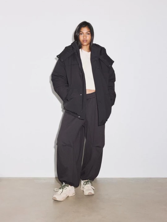 Obrázek produktu Stradivarius Oversize Prošívaná Bunda S Kapucí Black