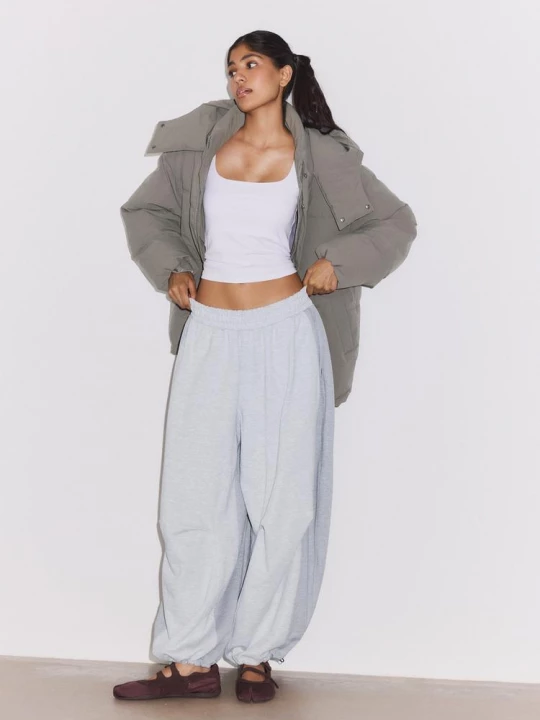 Obrázek produktu Stradivarius Oversize Prošívaná Bunda S Kapucí Grey