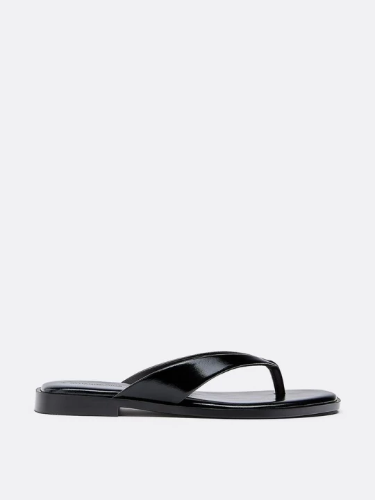 Obrázek produktu Stradivarius Ploché Sandály Typu Thong Černá