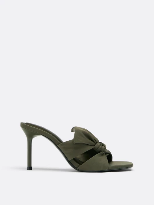 Obrázek produktu Stradivarius Sandály Na Podpatku S Mašlí Khaki