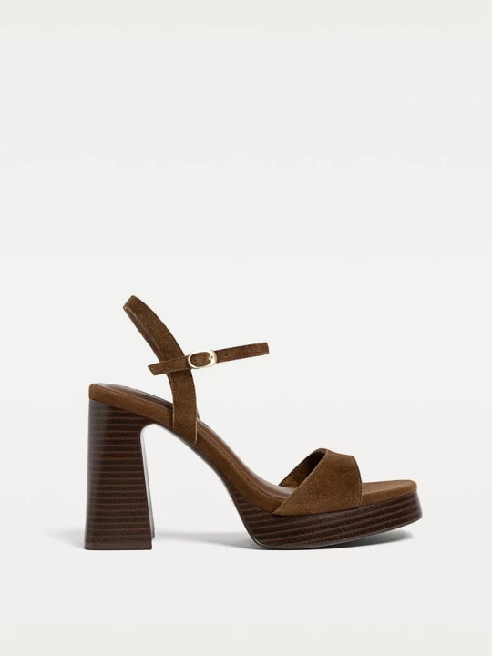Obrázek produktu Stradivarius Semišové Sandály Na Platformě Hnědá