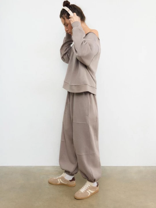 Obrázek produktu Stradivarius Teplákové Kalhoty Balonového Střihu Beige
