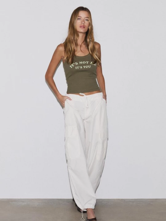 Obrázek produktu Stradivarius Top Na Ramínka S Nápisem Khaki
