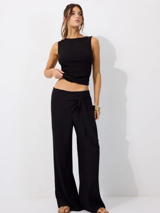 Obrázek produktu Stradivarius Tričko S Řasenou Texturou Black