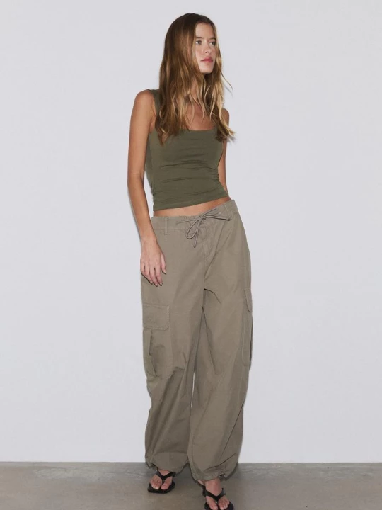 Obrázek produktu Stradivarius Tričko Se Širokými Ramínky Khaki