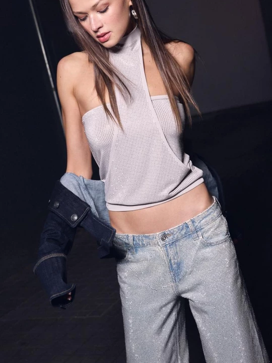 Obrázek produktu Stradivarius Třpytivé Tričko S Halter Výstřihem One Dilemma Mid Grey