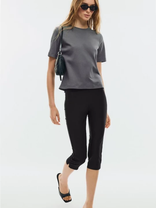 Obrázek produktu Stradivarius Základní Tričko Regular Fit Vyšší Gramáží Dark Grey