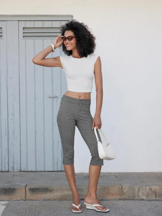 Obrázek produktu Stradivarius Zkrácené Tričko S Mini Rukávem White