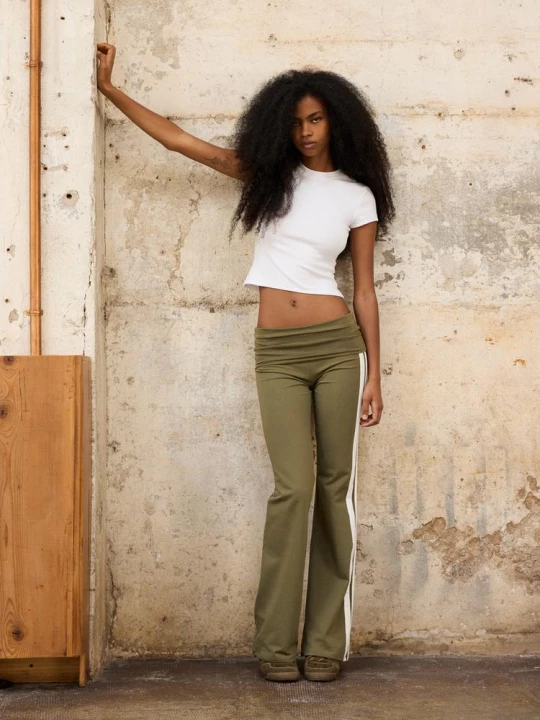 Obrázek produktu Stradivarius Zvonové Kalhoty S Ohrnutým Pasem Khaki