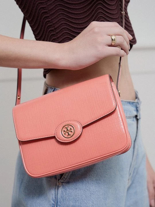 Obrázek produktu Taška s příčným popruhem Tory Burch korálová