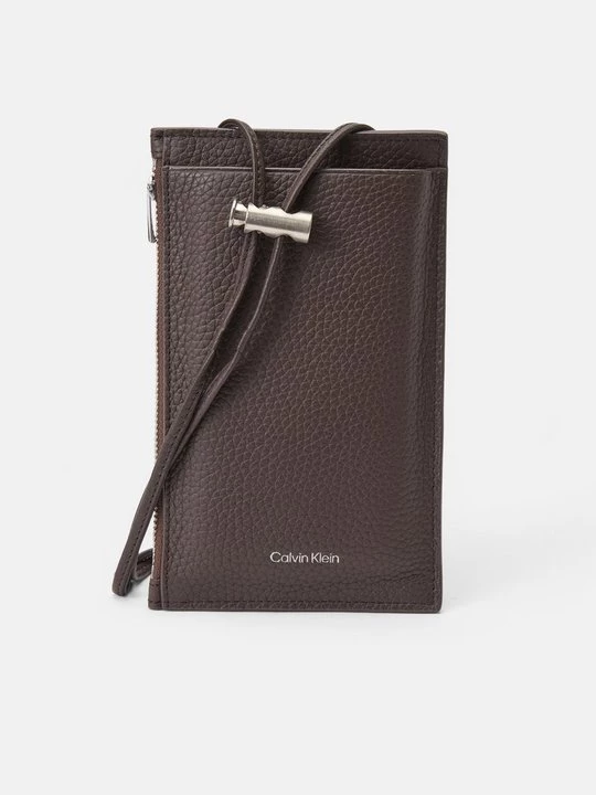 Obrázek produktu Taštička na mobil Calvin Klein tmavě hnědá