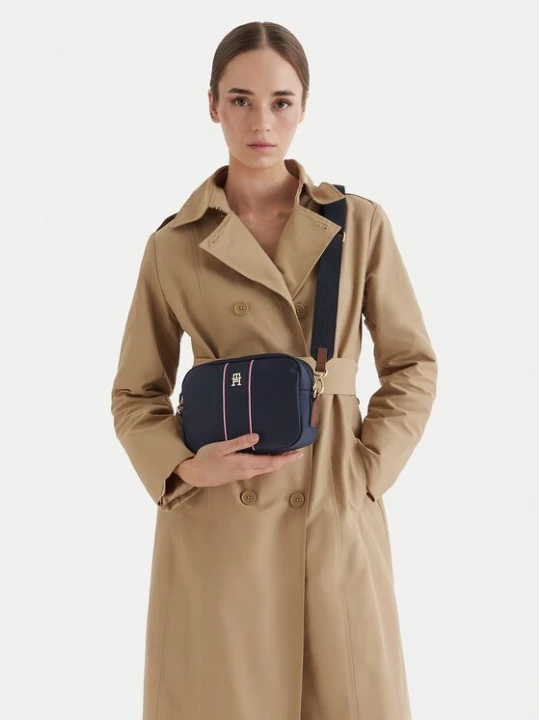 Obrázek produktu Tommy Hilfiger Kabelka Popette Camera Bag Corp AW0AW17710 Tmavomodrá