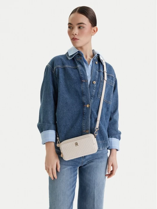 Obrázek produktu Tommy Hilfiger Kabelka Th Daily Camera Bag Mono AW0AW18414 Bílá