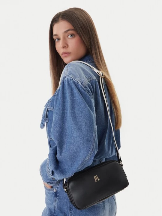 Obrázek produktu Tommy Hilfiger Kabelka Th Essential Camera Bag AW0AW18370 Černá
