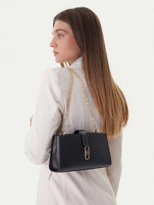 Obrázek produktu Tommy Hilfiger Kabelka Th Libre Chain Crossover AW0AW18614 Černá