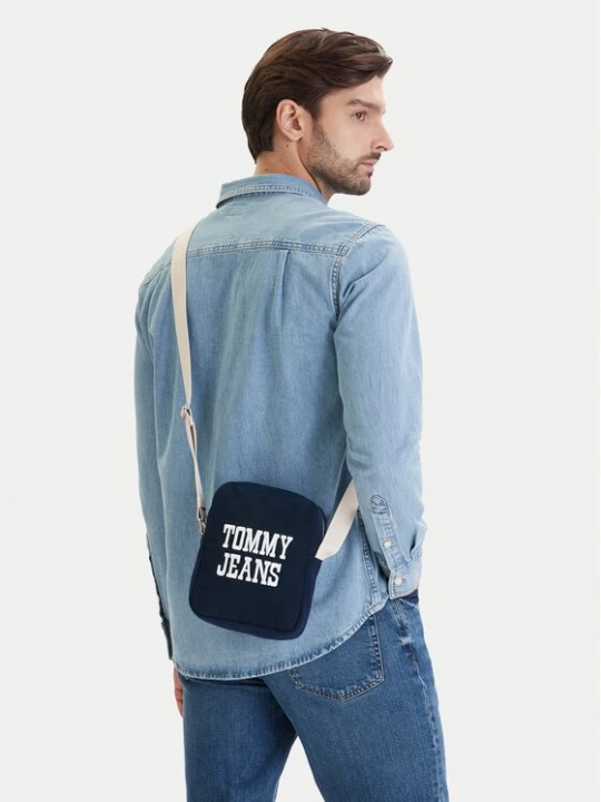 Obrázek produktu Tommy Jeans Brašna Tjm Bold Varsity Reporter AM0AM14223 Tmavomodrá