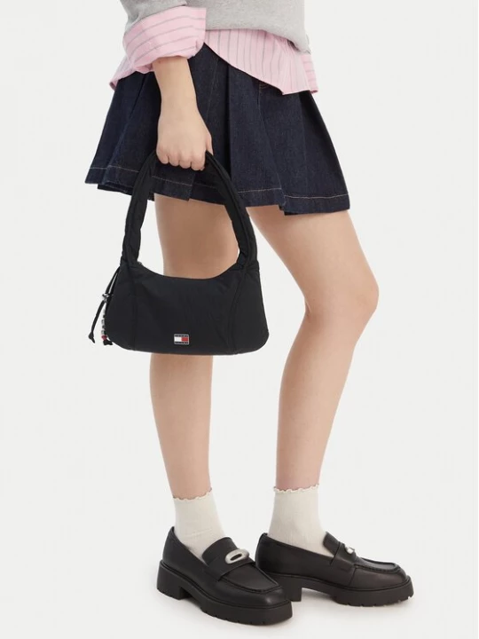 Obrázek produktu Tommy Jeans Kabelka Tjw Casual Shoulder Bag AW0AW18068 Černá