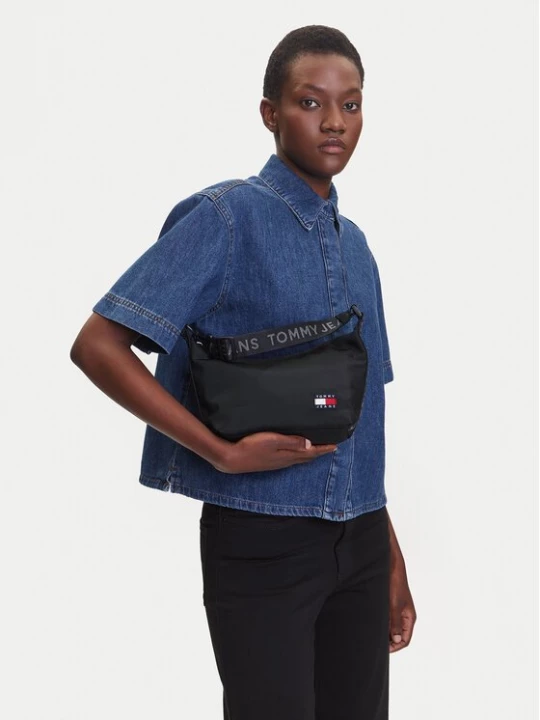 Obrázek produktu Tommy Jeans Kabelka Tjw Ess Daily Shoulder Bag AW0AW17287 Černá