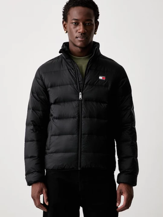 Obrázek produktu Tommy Jeans péřová bunda pánská černá