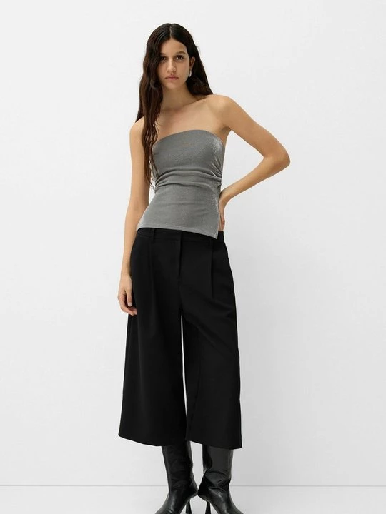 Obrázek produktu Top Bershka stříbrná barva