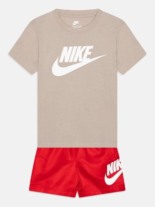 Obrázek produktu Triko s potiskem Nike červená