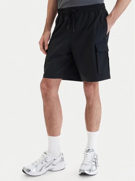 Obrázek produktu Under Armour Sportovní kraťasy UA Vibe Woven Cargo 1386560 Černá Regular Fit