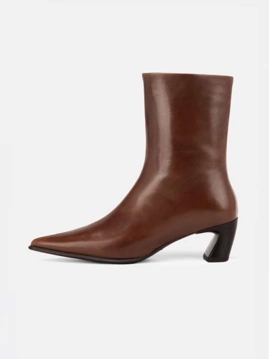 Obrázek produktu VAGABOND SHOEMAKERS Nízké kozačky 'ILONA' koňaková