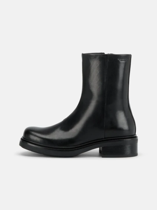 Obrázek produktu VAGABOND SHOEMAKERS Nízké kozačky 'KARLIE' černá