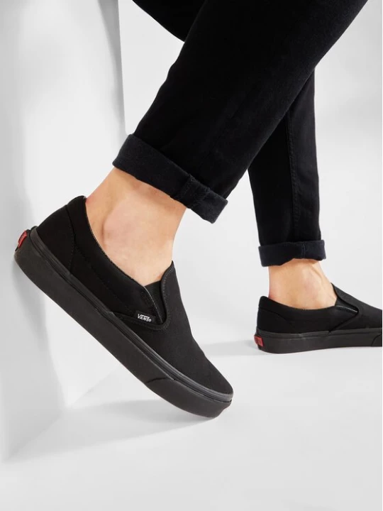 Obrázek produktu Vans Tenisky Classic Slip-On VN-0EYEBKA Černá