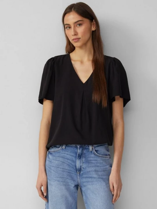 Obrázek produktu Velmi žensky stylizovaná halenka s krátkým rukávem z viskózy QS černá