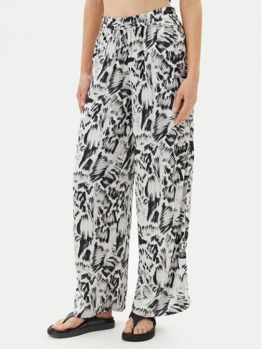 Obrázek produktu Volcom Kalhoty z materiálu Alix B1212504 Bílá Relaxed Fit