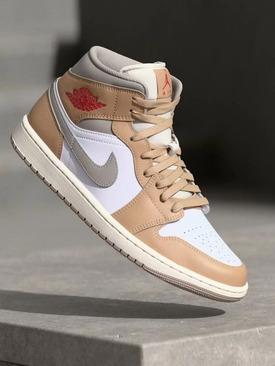 Obrázek produktu Vysoké tenisky Jordan béžová