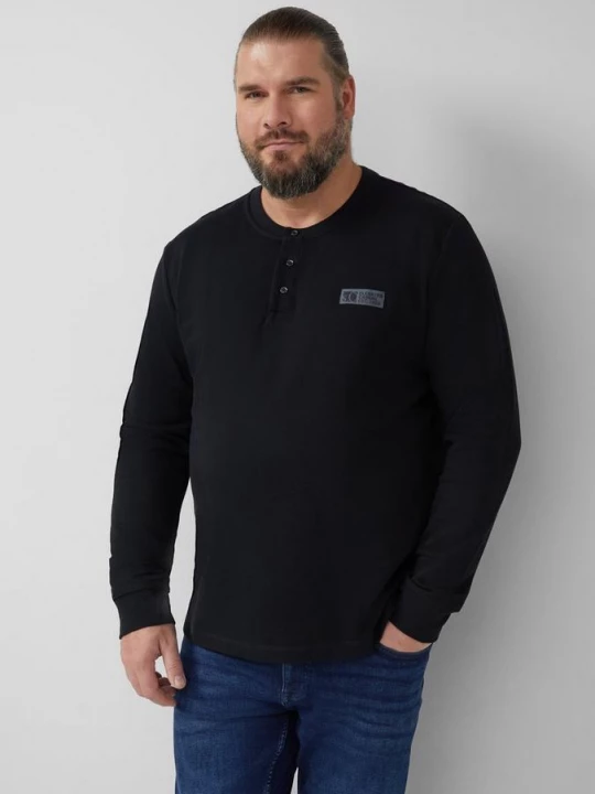 Obrázek produktu Žebrované tričko Henley s nášivkou na štítku s.Oliver černá