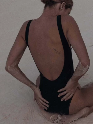 Obrázek produktu Muuv. jednodílné plavky dámské V SWIMSUIT černá