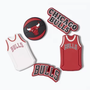 Obrázek produktu Ozdoba na boty Crocs Jibbitz™ NBA Chicago Bulls 5 ks. Červená
