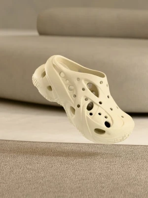 Obrázek produktu Pantofle na podpatku Crocs