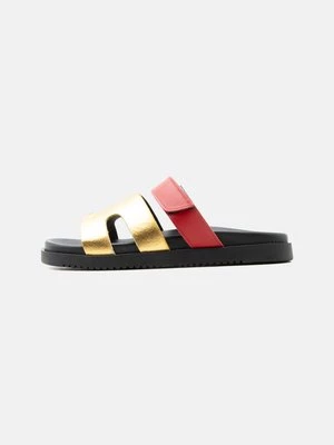 Obrázek produktu Pantofle Steve Madden zlatá barva