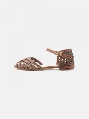 Obrázek produktu Páskové sandály Copenhagen Shoes tmavě hnědá