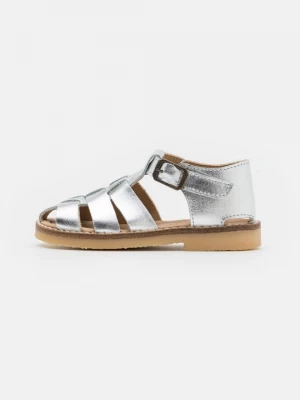 Obrázek produktu Páskové sandály Young Soles stříbrná