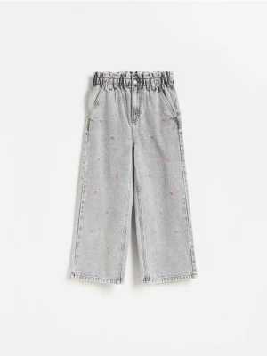 Obrázek produktu Reserved - Džíny wide leg s výšivkou - světle šedá