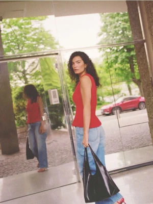 Obrázek produktu Reserved - Halenka s volánovým lemem - červená