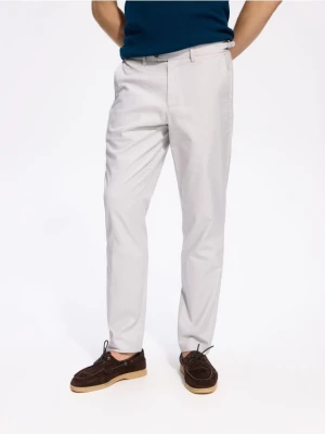 Obrázek produktu Reserved - Kalhoty chino slim fit - světle šedá