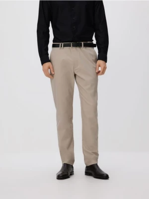 Obrázek produktu Reserved - Kalhoty chino slim s páskem - béžová