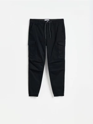 Obrázek produktu Reserved - Kalhoty jogger cargo - černý