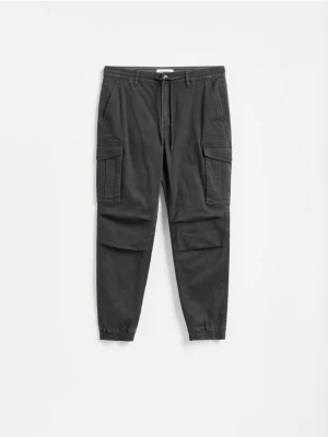 Obrázek produktu Reserved - Kalhoty jogger cargo - tmavě šedá
