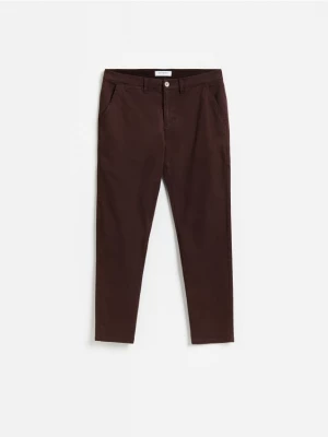 Obrázek produktu Reserved - Kalhoty slim fit s lyocellem - tmavě hnědá