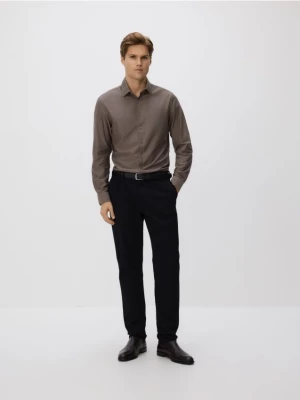 Obrázek produktu Reserved - Košile slim fit s vysokým podílem bavlny - béžová