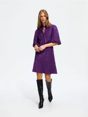 Obrázek produktu Reserved - Mini šaty s vysokým podílem viskózy - tmavě fialová