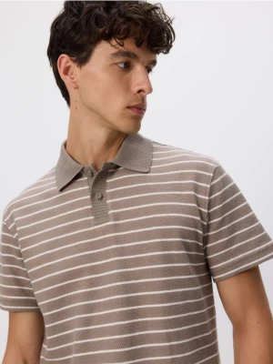 Obrázek produktu Reserved - Pruhované polo tričko comfort - béžová